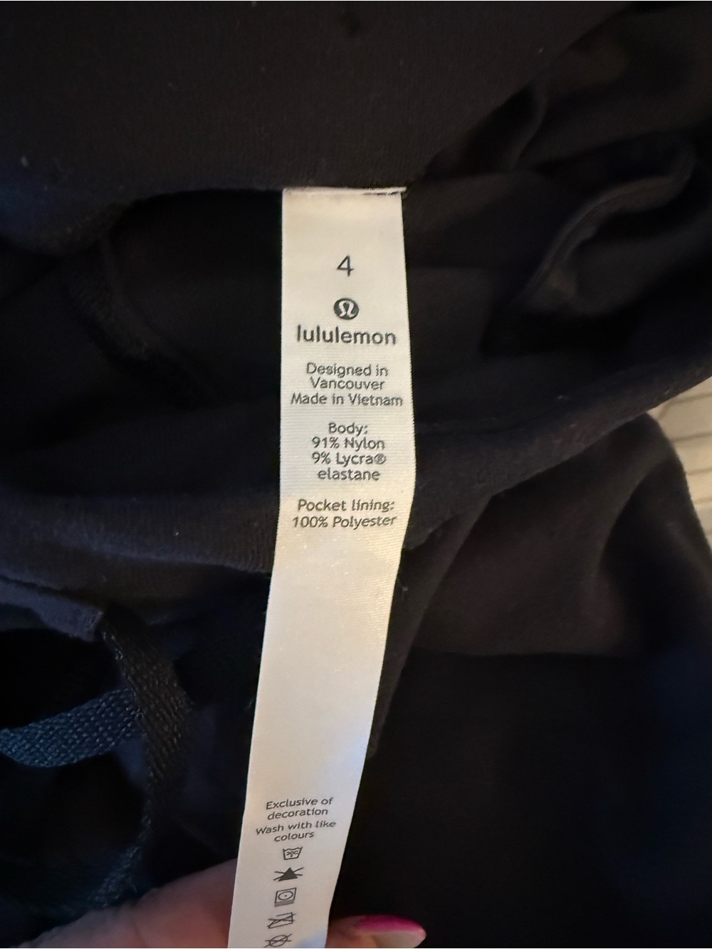 lululemon bundle Green Tee with Black Align Joggers - Picture 3 of 7